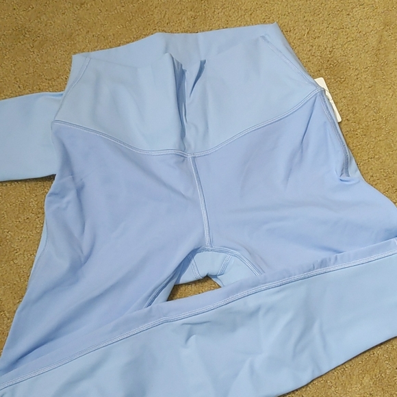 Lulu Lemon Wunder Unders - Picture 4 of 4